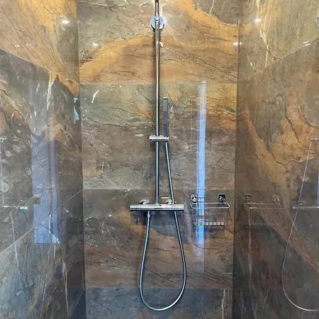 Magnifique Classe 4 Etoiles Avec Sauna Et Terrasse Dans